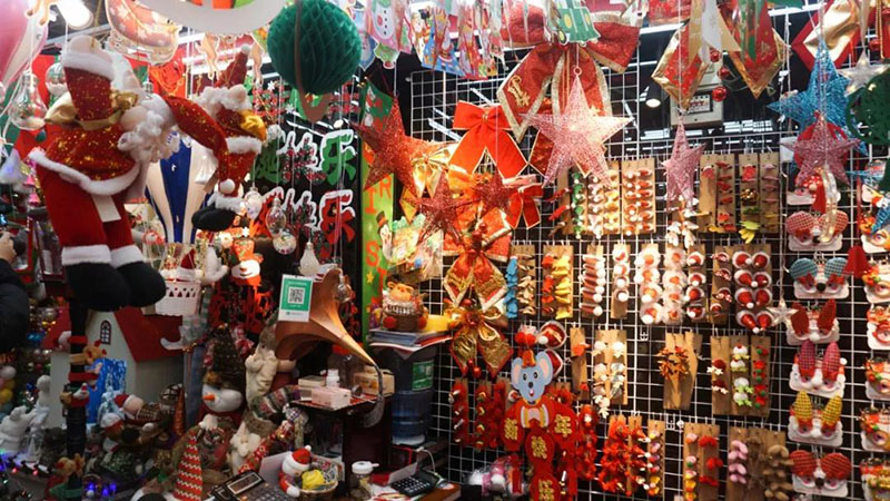向老外出口圣誕用品，浙江義烏商人年銷數(shù)千萬(wàn)